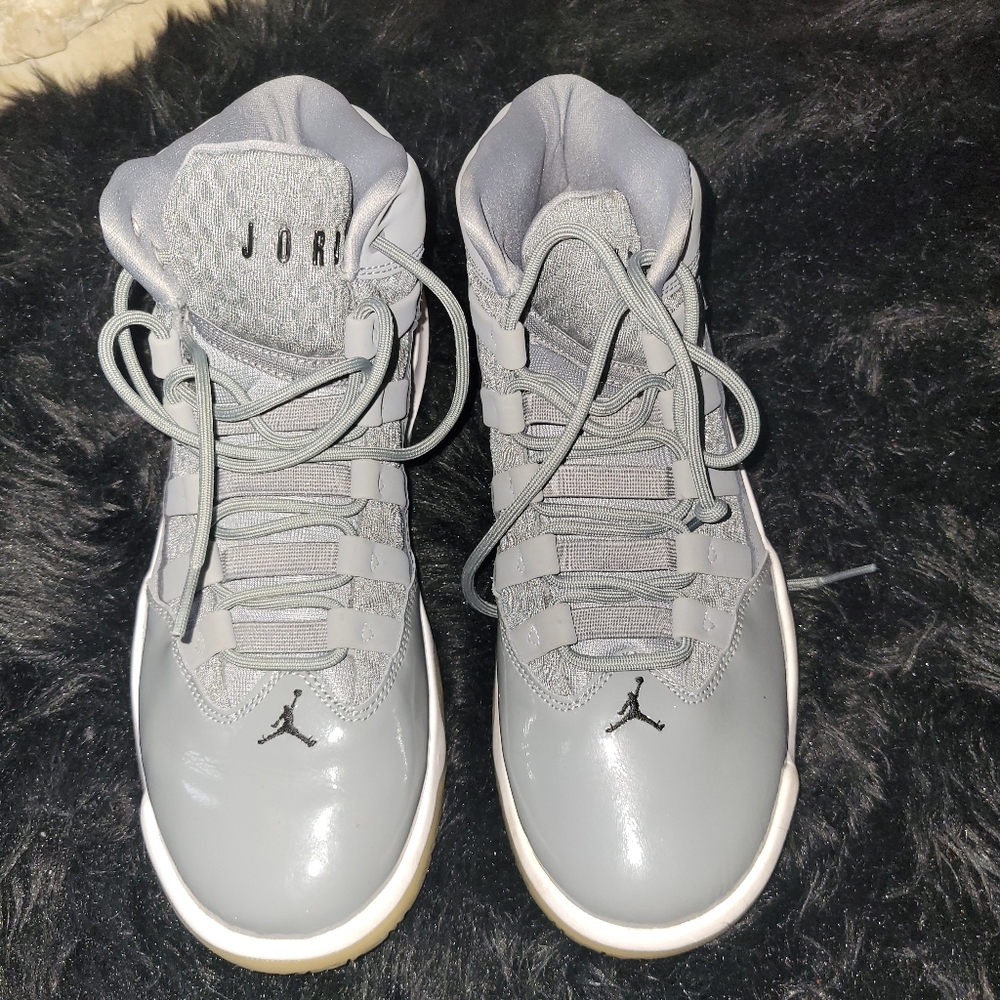 NIKE AIR JORDAN MAX AURA GRAY MEN SIZE 9